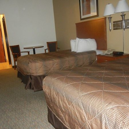 Days Inn By Wyndham Phenix City Near Fort Moore Buitenkant foto