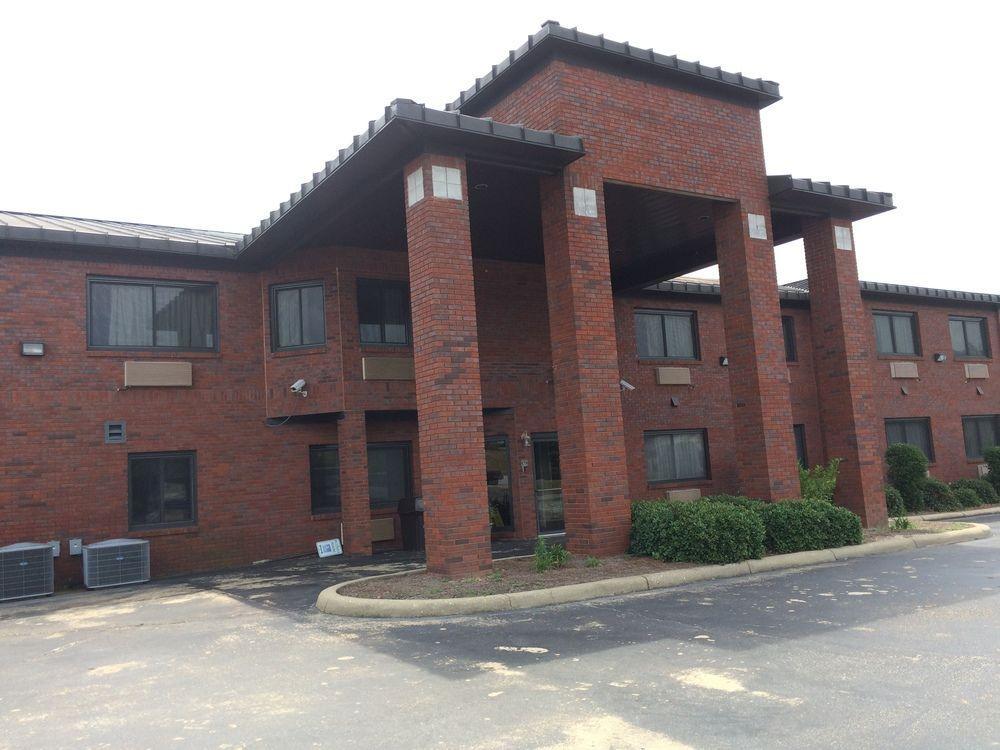 Days Inn By Wyndham Phenix City Near Fort Moore Buitenkant foto