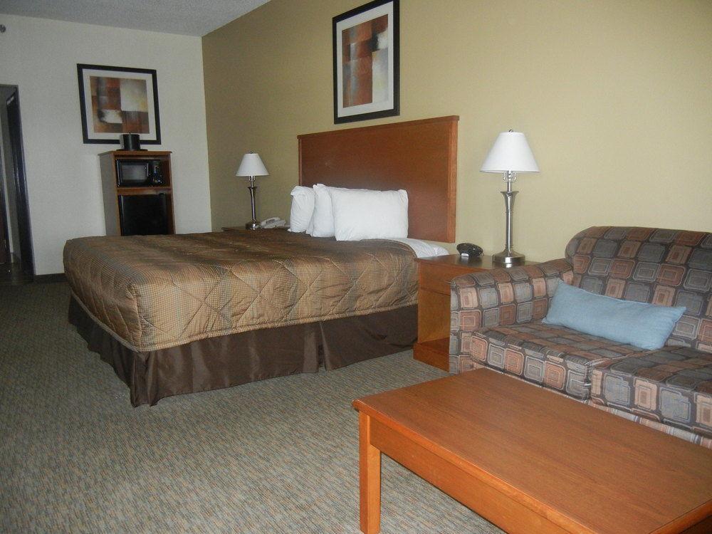 Days Inn By Wyndham Phenix City Near Fort Moore Buitenkant foto