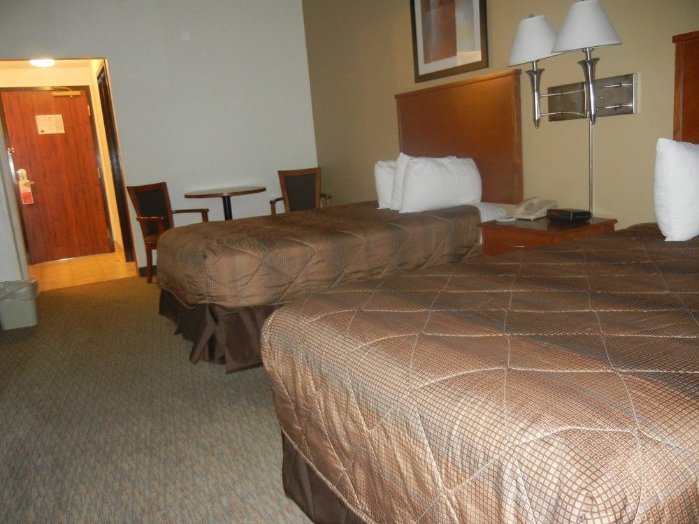 Days Inn By Wyndham Phenix City Near Fort Moore Buitenkant foto