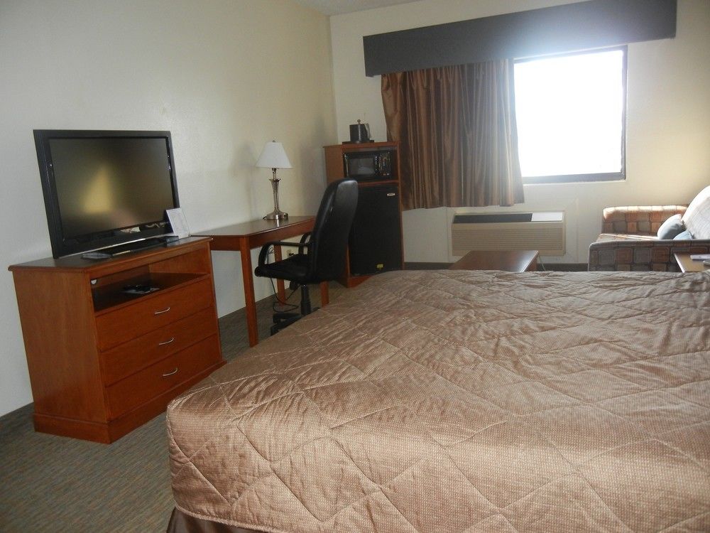 Days Inn By Wyndham Phenix City Near Fort Moore Buitenkant foto